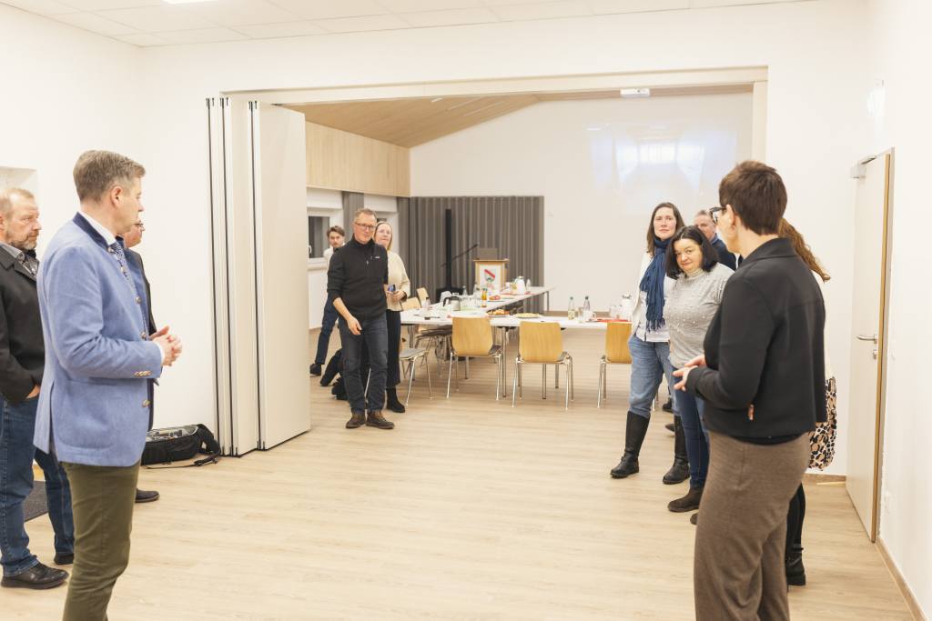 Mitgliederversammlung der Lokalen Aktionsgruppe Landkreis Hof am 27.11.2025 im multifunktionalen Mehrzweckgebäude der Gemeinde Berg