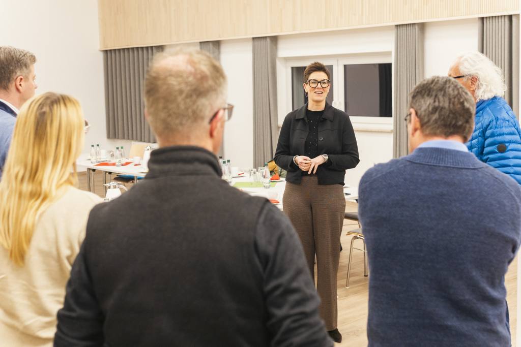 Mitgliederversammlung der Lokalen Aktionsgruppe Landkreis Hof am 27.11.2025 im multifunktionalen Mehrzweckgebäude der Gemeinde Berg