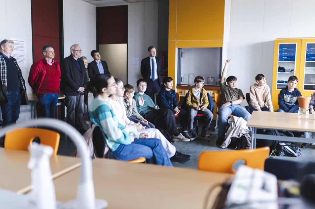 Keinen lässt das Klima kalt – Leben mit dem Klimawandel - Übergabe LEADER-Förderbescheid im März 2026 am Johann-Christian-Reinhart-Gymnasium in Hof