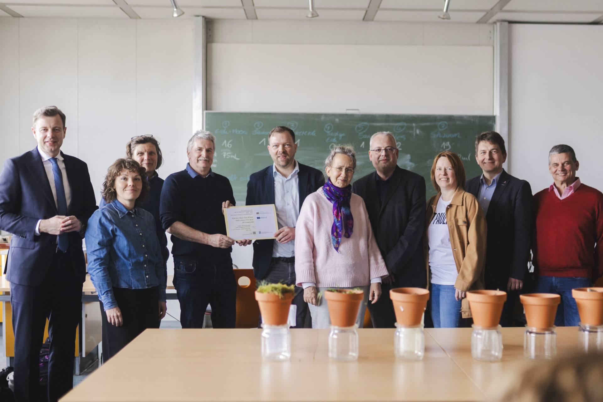 Keinen lässt das Klima kalt – Leben mit dem Klimawandel - Übergabe LEADER-Förderbescheid im März 2026 am Johann-Christian-Reinhart-Gymnasium in Hof